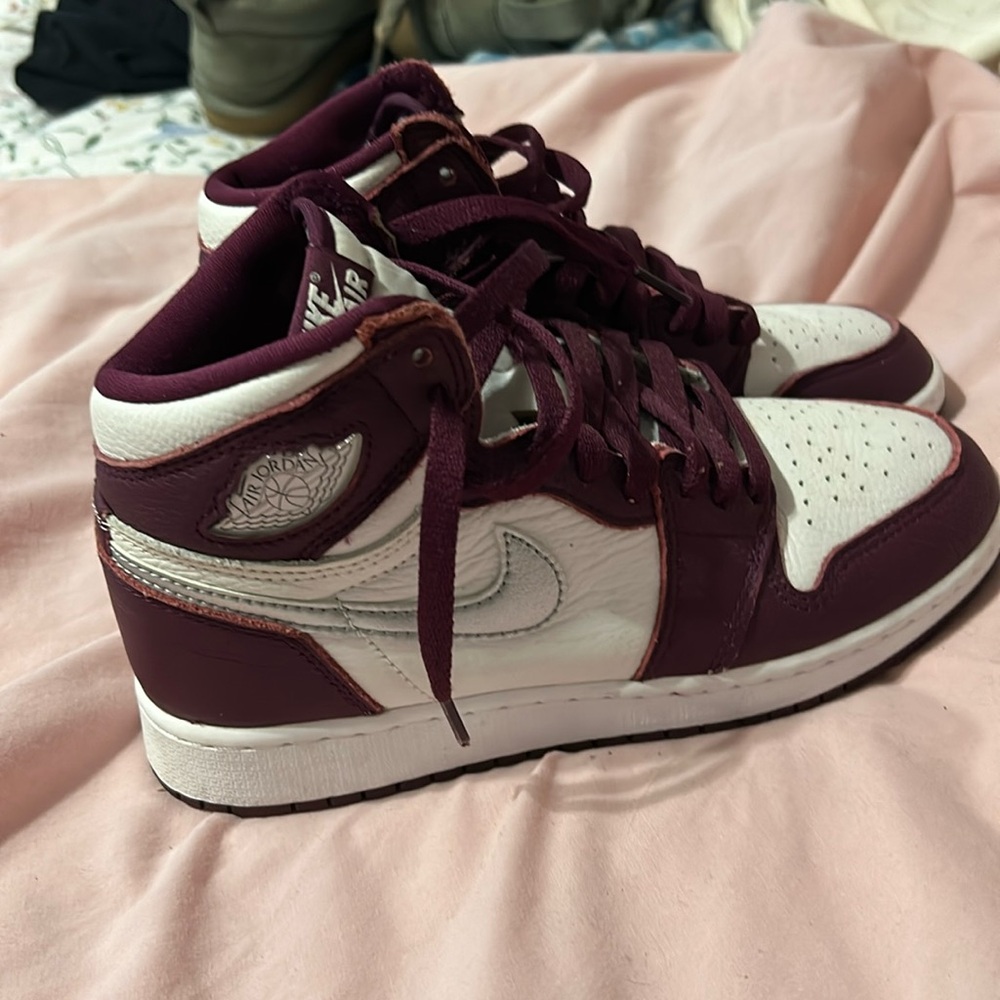 Air Jordan’s Bordeaux size:5Y .